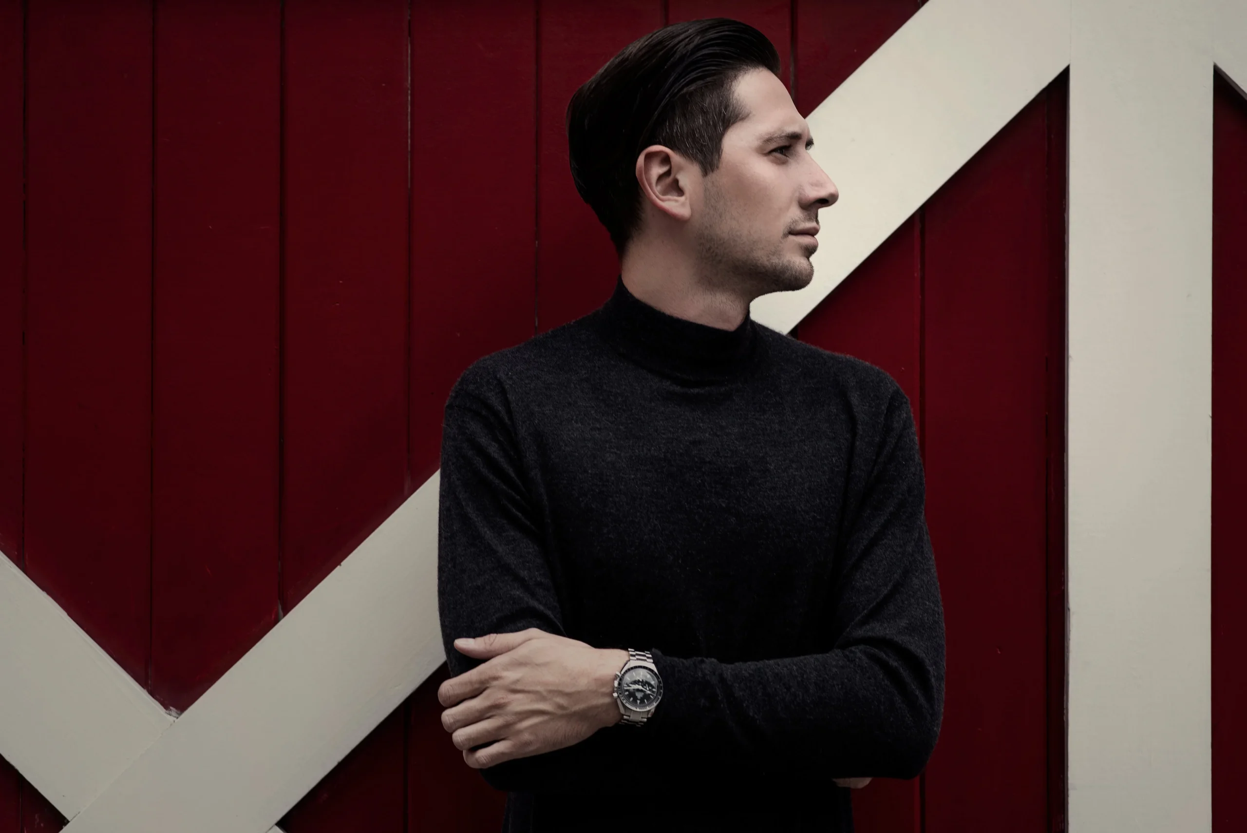 mens-fall-fashion-by-red-wall